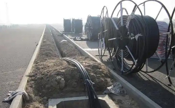 现代通信网络建设指南:新城镇光缆施工全流程技术解析与质量控制 现代通信网络建设指南:新城镇光缆施工全流程技术解析与质量控制